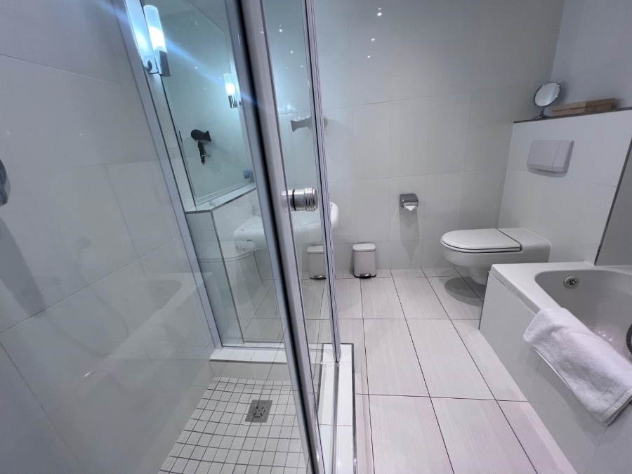 To Let 2 Bedroom Property for Rent in Bantry Bay Western Cape